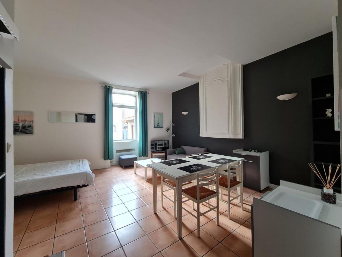Le Prieure - Studios Jusqu'A 4 Personnes Вильнёв-ле-Безье Экстерьер фото