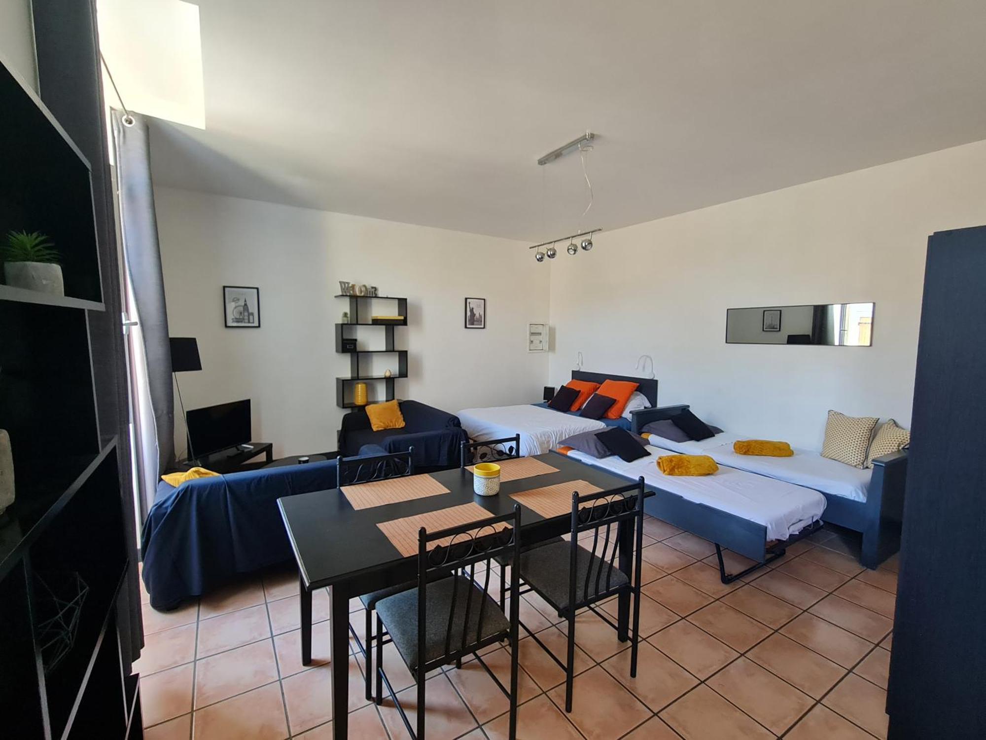 Le Prieure - Studios Jusqu'A 4 Personnes Вильнёв-ле-Безье Экстерьер фото